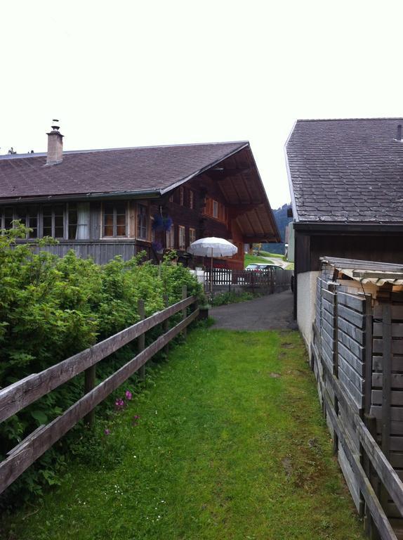 Гостевой дом 400-Year-Old Vintage Swiss Chalet Больтиген Экстерьер фото